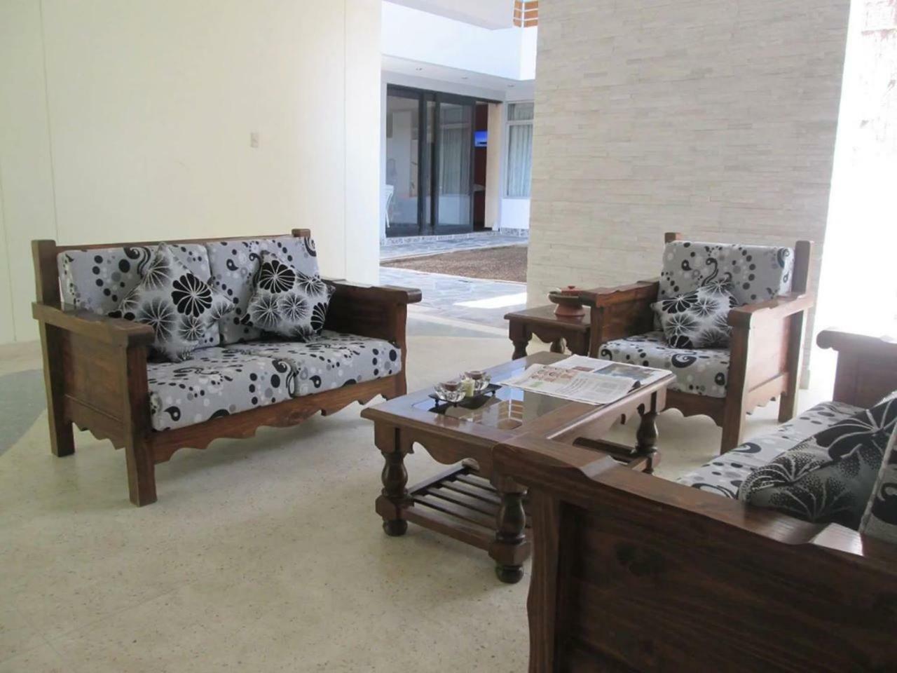 Hotel Villa Santa Ana Кильябамба Экстерьер фото